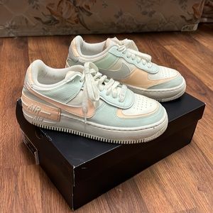 Nike Air Force shadow